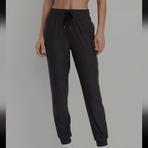 Old Navy Breathe On Women's Heathered Charcoal Cozy Comfy Joggers Small